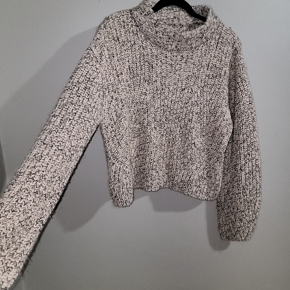 EUC Beige & Black Chunky Knit Collared Long Sleeve Pullover Sweater SIZE MEDIUM - Picture 3 of 8